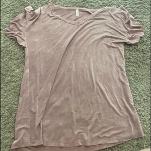 super cute ruffled top! worn once